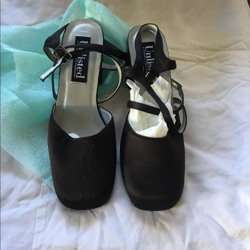 New Women’s Black Unlisted by Kenneth Cole